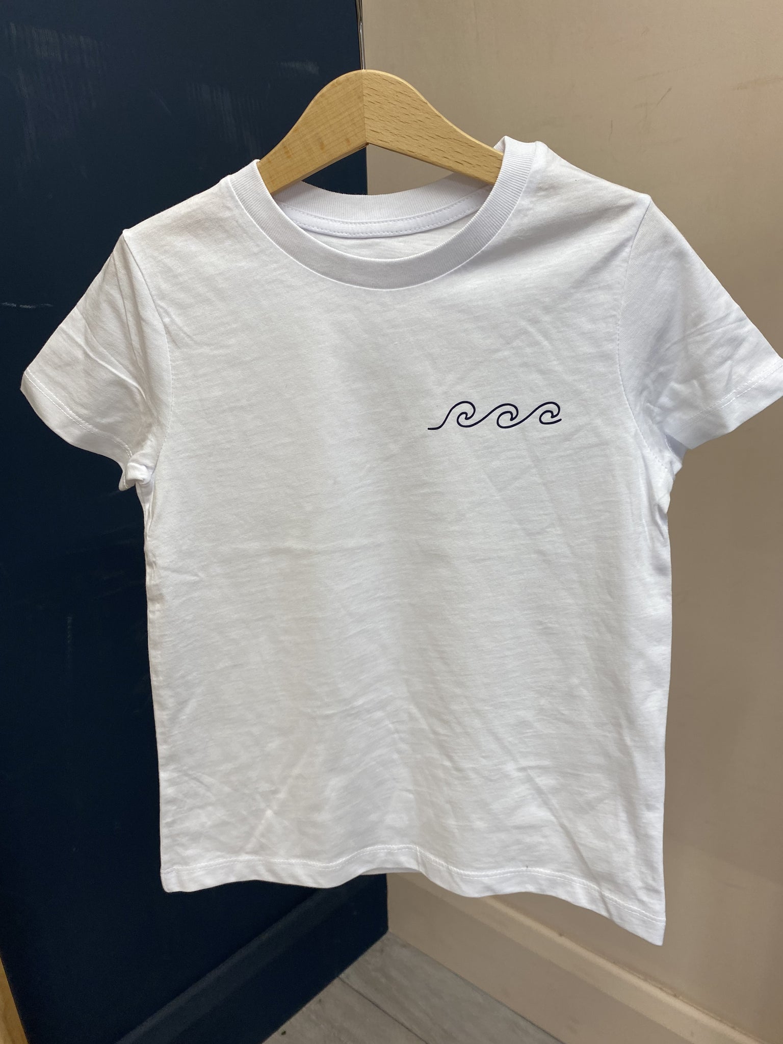 SAMPLE SALE Kids waves motif, white t-shirt with navy vinyl, age 5-6